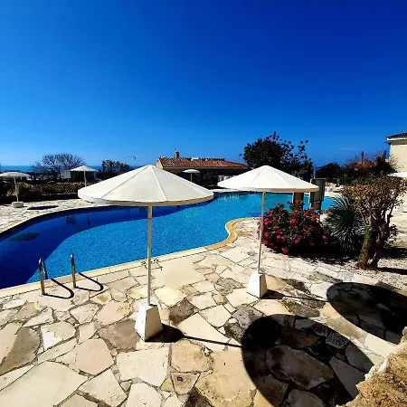 Trimithea Gardens, 3 Bedroom House * Klorakas